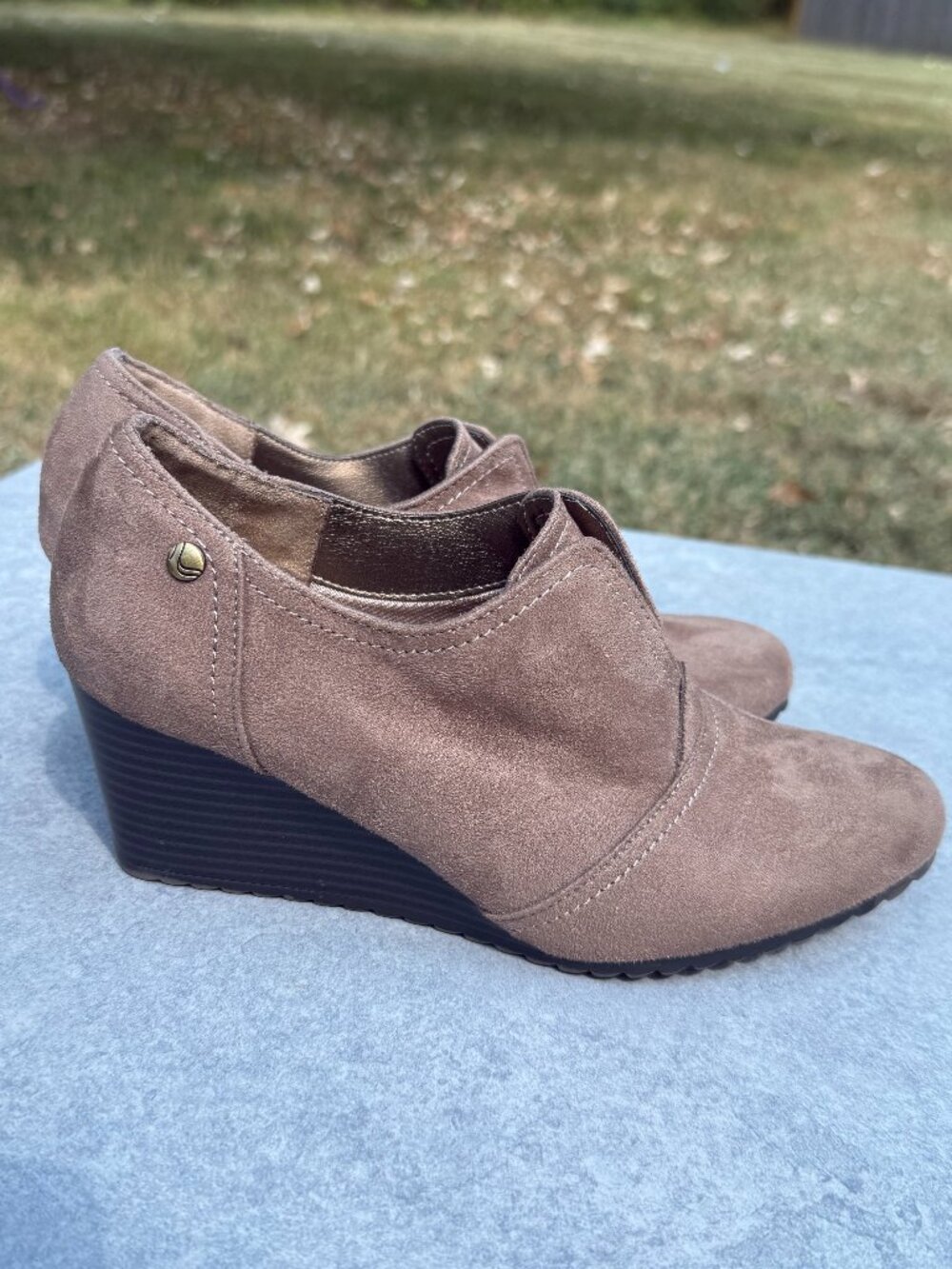 LifeStride Womens 6.5M Brown Faux Suede Wedge Booties Y2K Office Academia 4235